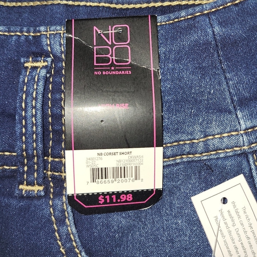 Shorts - Picture 3 of 3